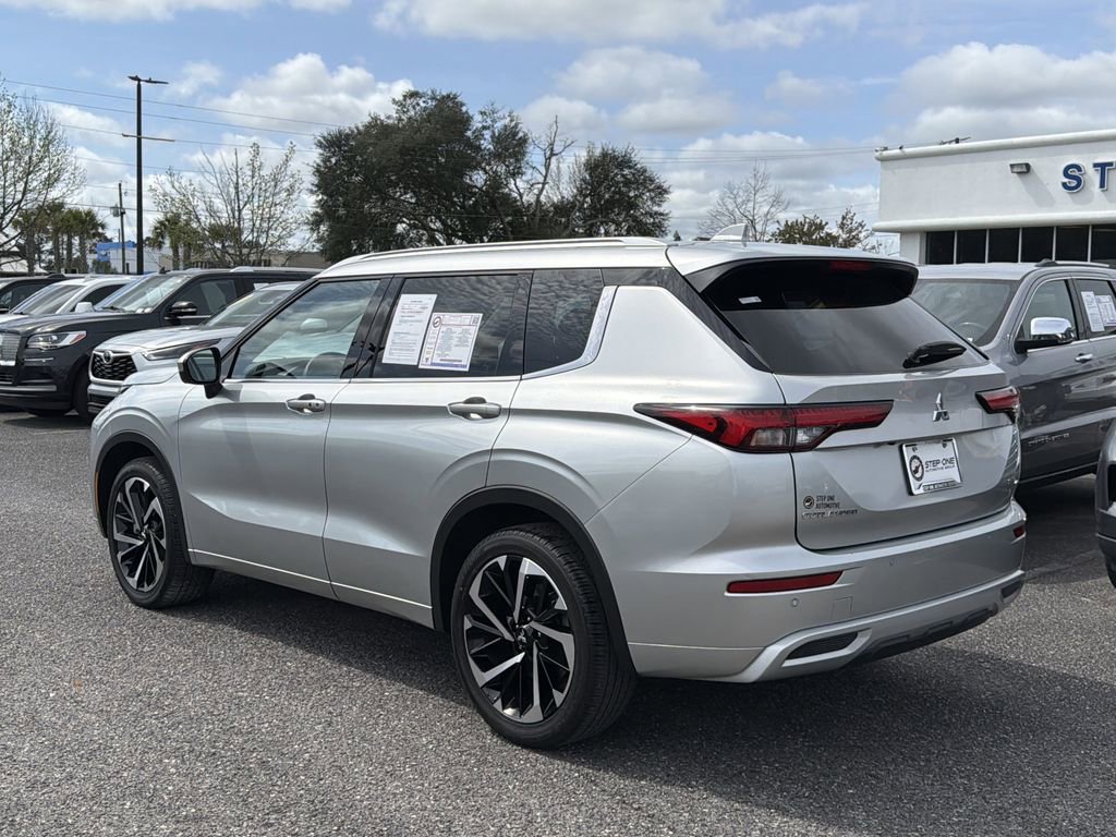 Used 2024 Mitsubishi Outlander SEL image 7