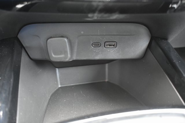 Used 2025 Chevrolet Trax LT w/ LT Convenience Package image 28