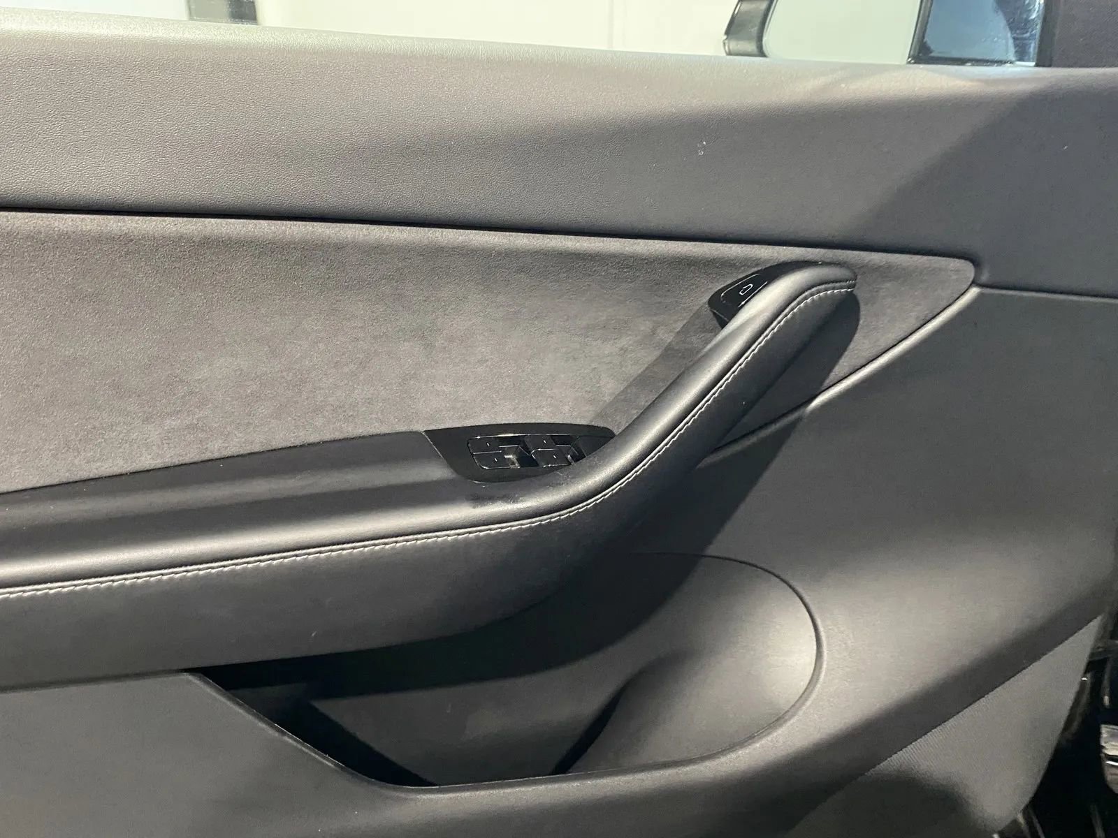 Used 2021 Tesla Model Y 2WD image 12