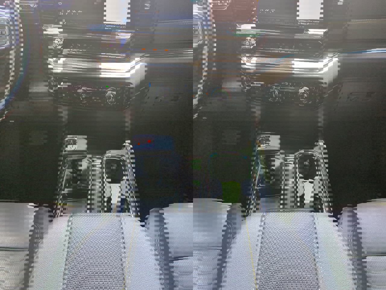 Used 2023 Chevrolet Silverado 1500 ZR2 image 18