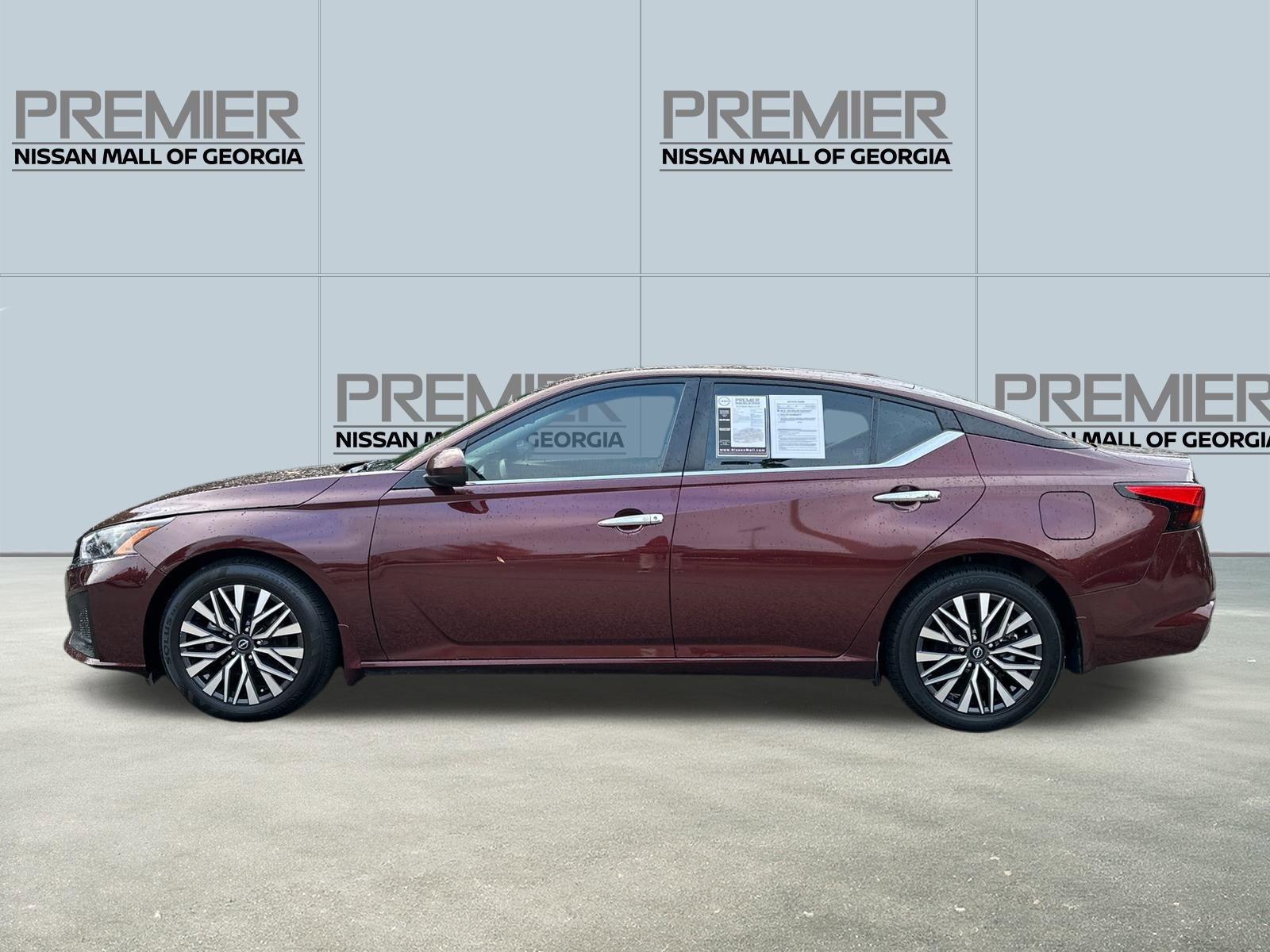Used 2023 Nissan Altima 2.5 SV w/ SV Premium Package image 8