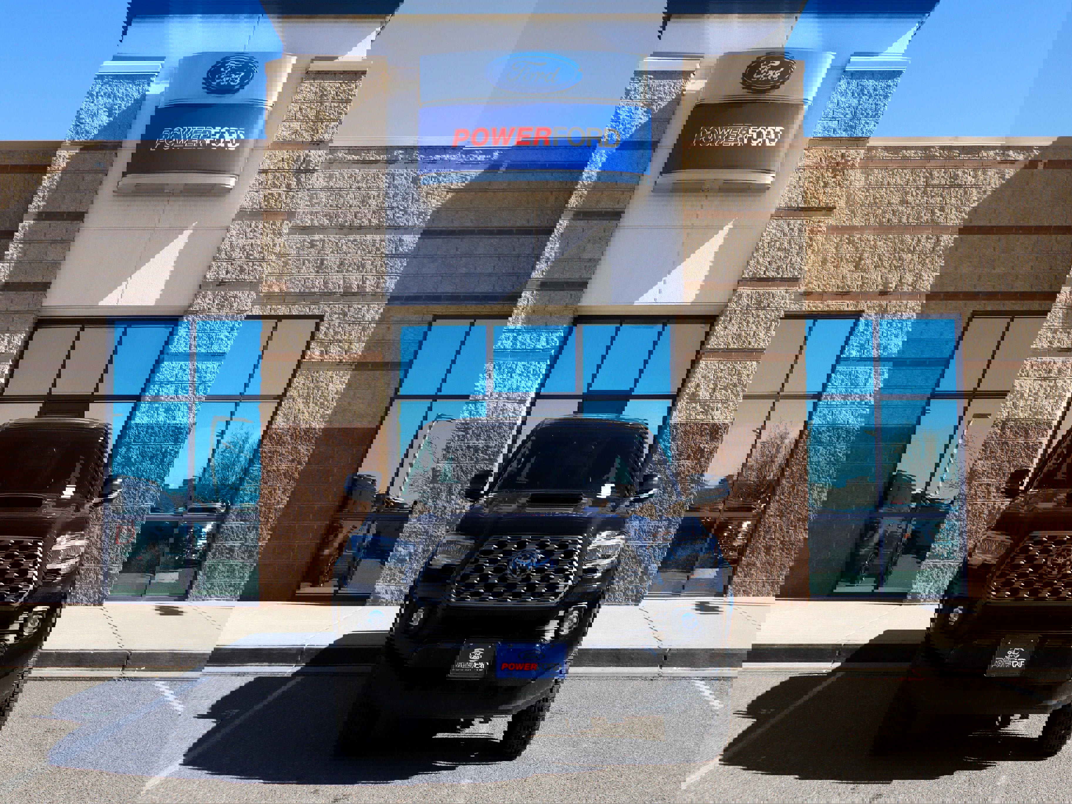 Used 2023 Toyota Tacoma TRD Sport V6 image 3