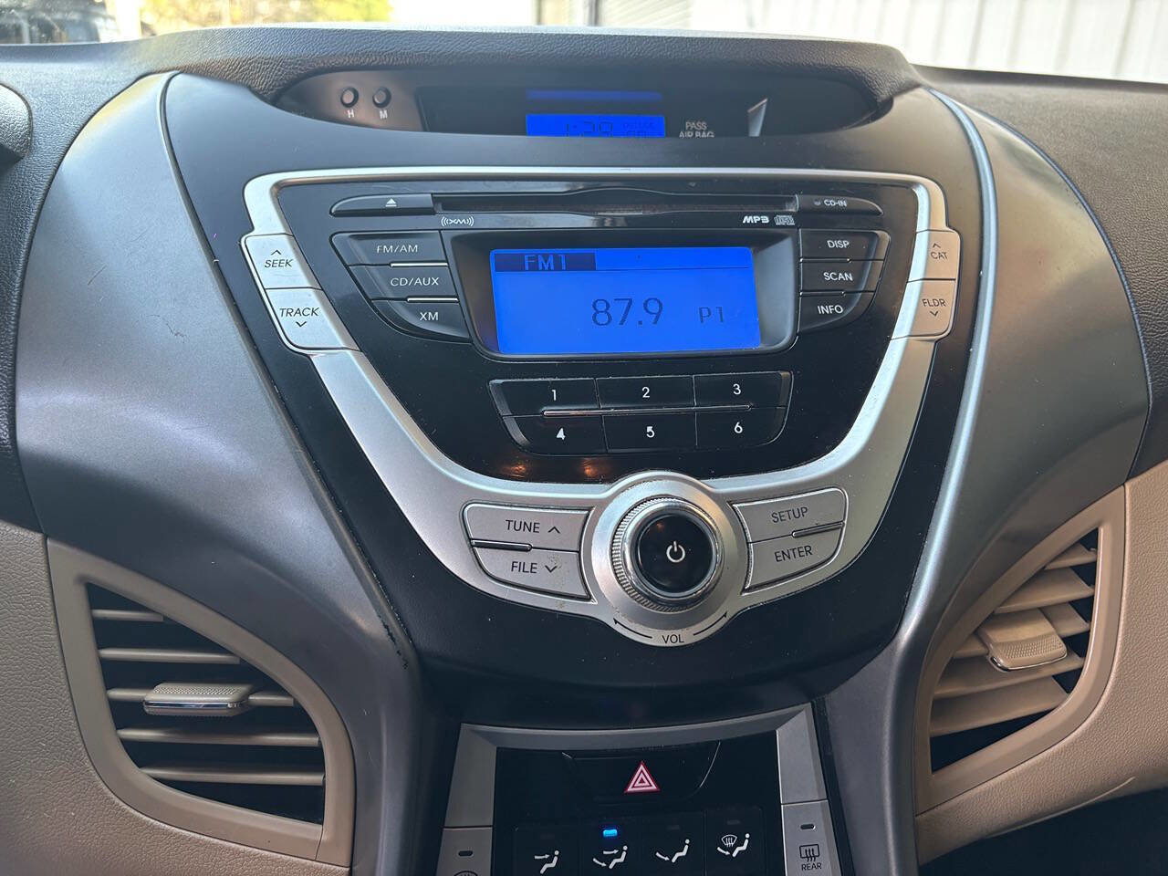 Used 2012 Hyundai Elantra GLS FWD image 15