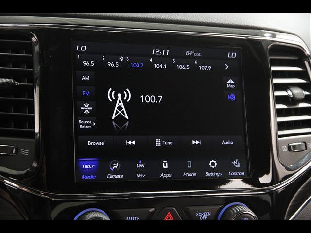 Used 2021 Jeep Grand Cherokee Limited AWD/4WD image 9