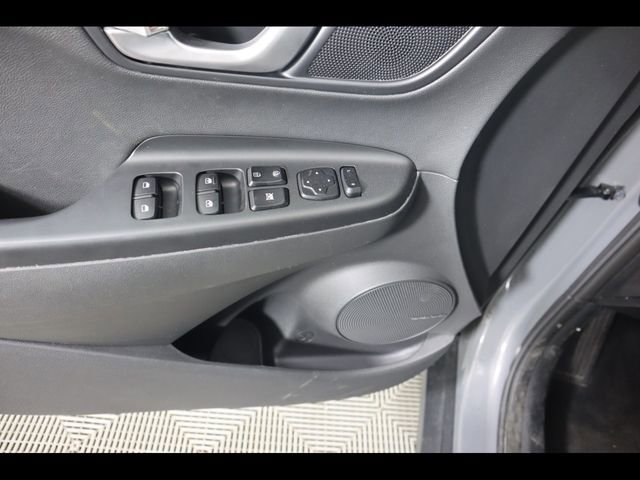 Used 2022 Hyundai Kona Limited FWD image 28
