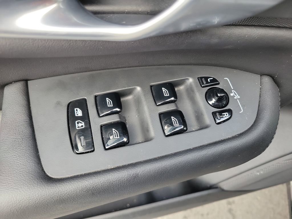Used 2024 Volvo XC90 B5 Plus w/ Protection Package Premier image 20