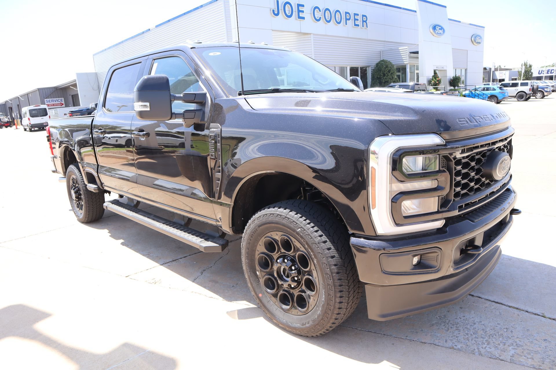 New 2026 Ford F250 Lariat w/ Black Appearance Package