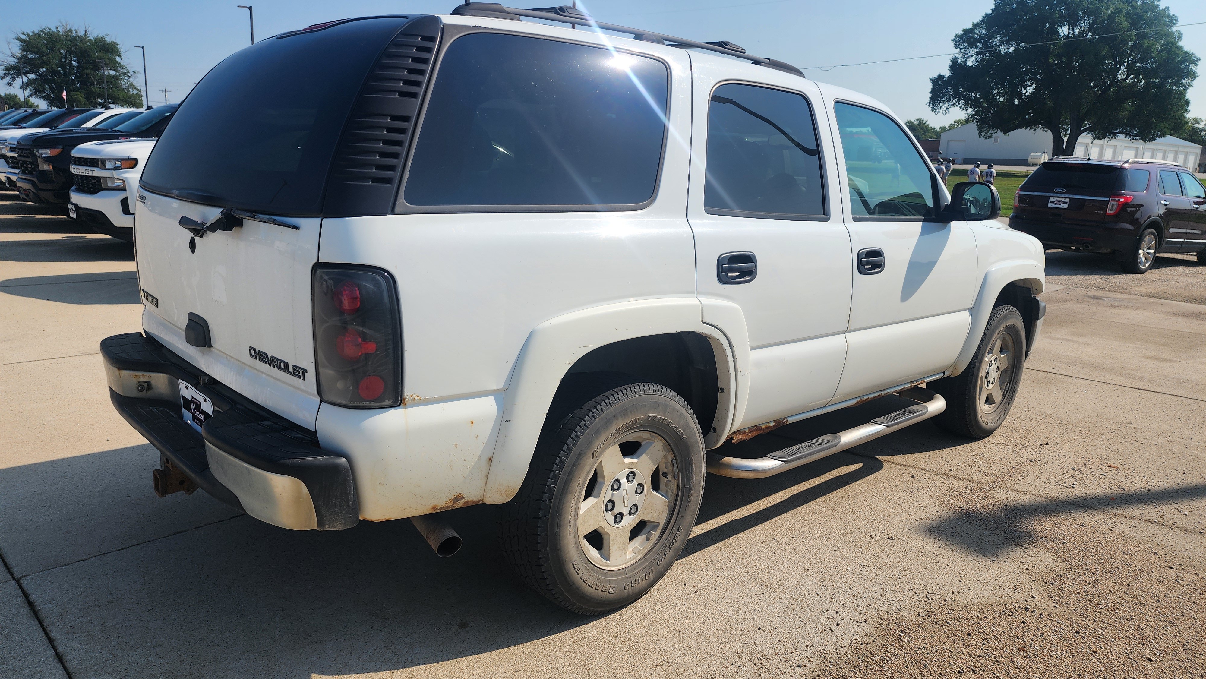 Used 2004 Chevrolet Tahoe LS w/ Preferred Equipment Group AWD/4WD image 4