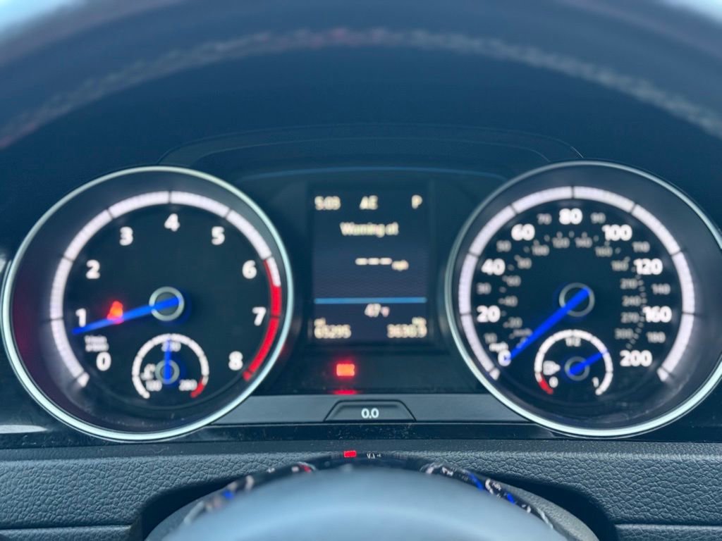 Used 2017 Volkswagen Golf R 4-Door image 27