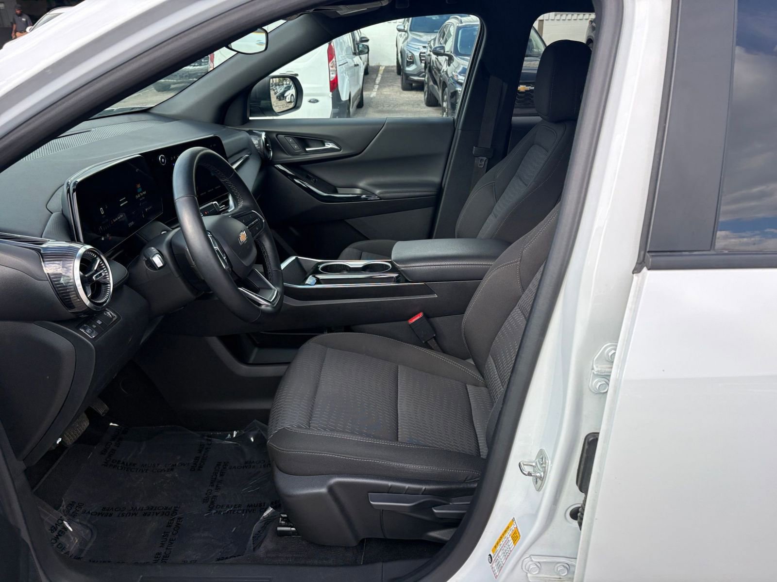 Used 2025 Chevrolet Equinox LT FWD image 27