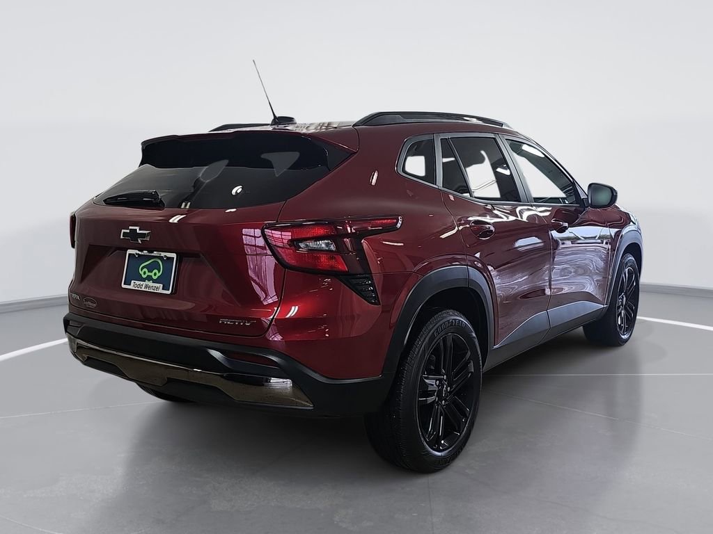 Used 2024 Chevrolet Trax ACTIV w/ Sunroof Package image 3