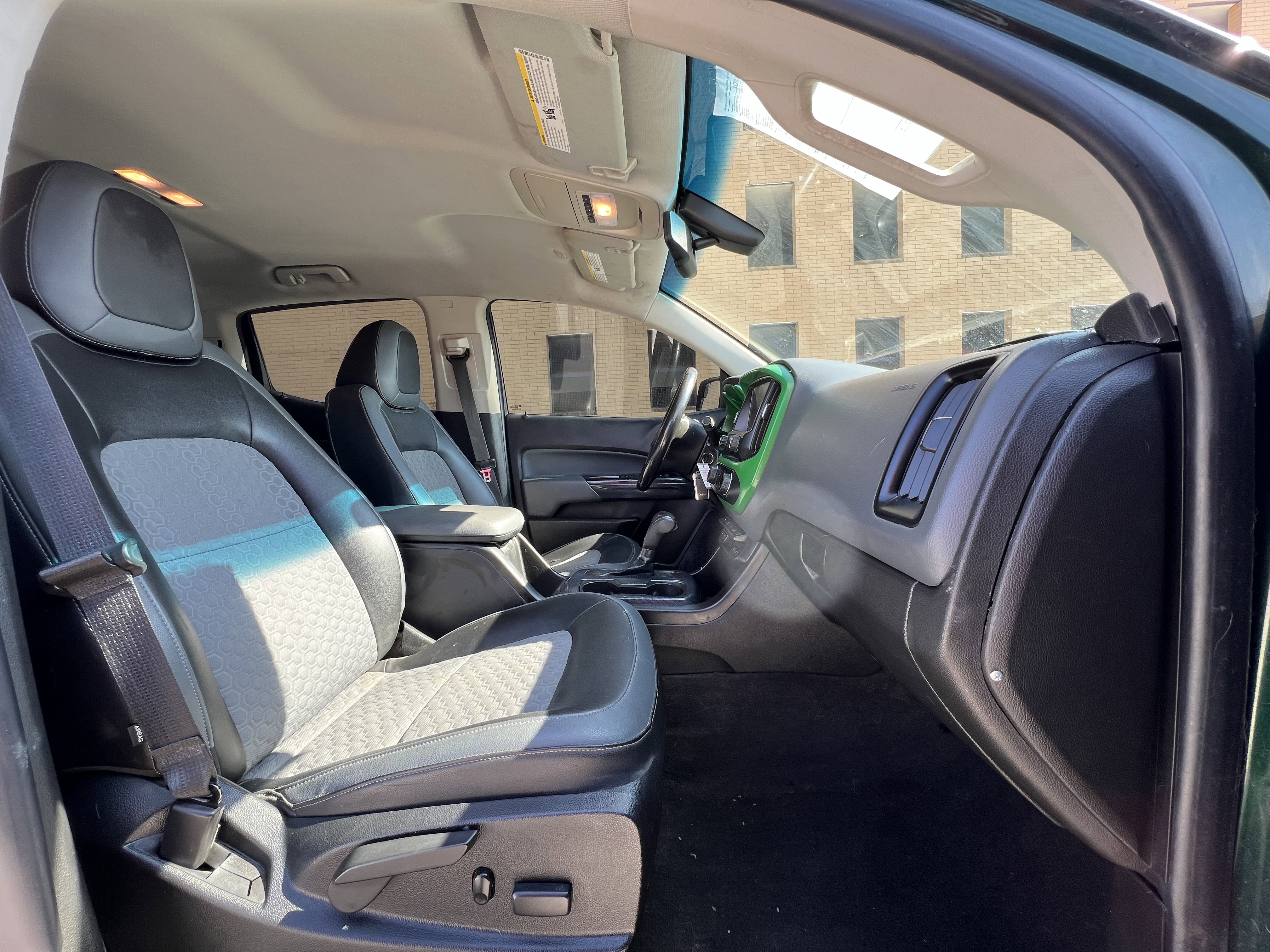 Used 2015 Chevrolet Colorado Z71 AWD/4WD image 15