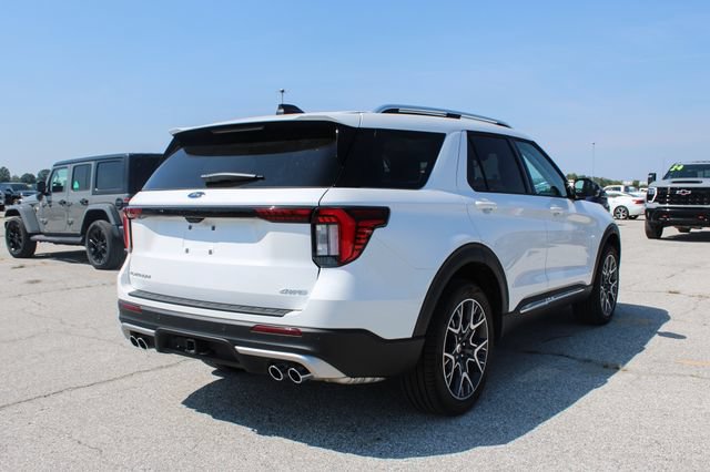 Used 2025 Ford Explorer Platinum w/ Ultimate Package AWD/4WD image 42