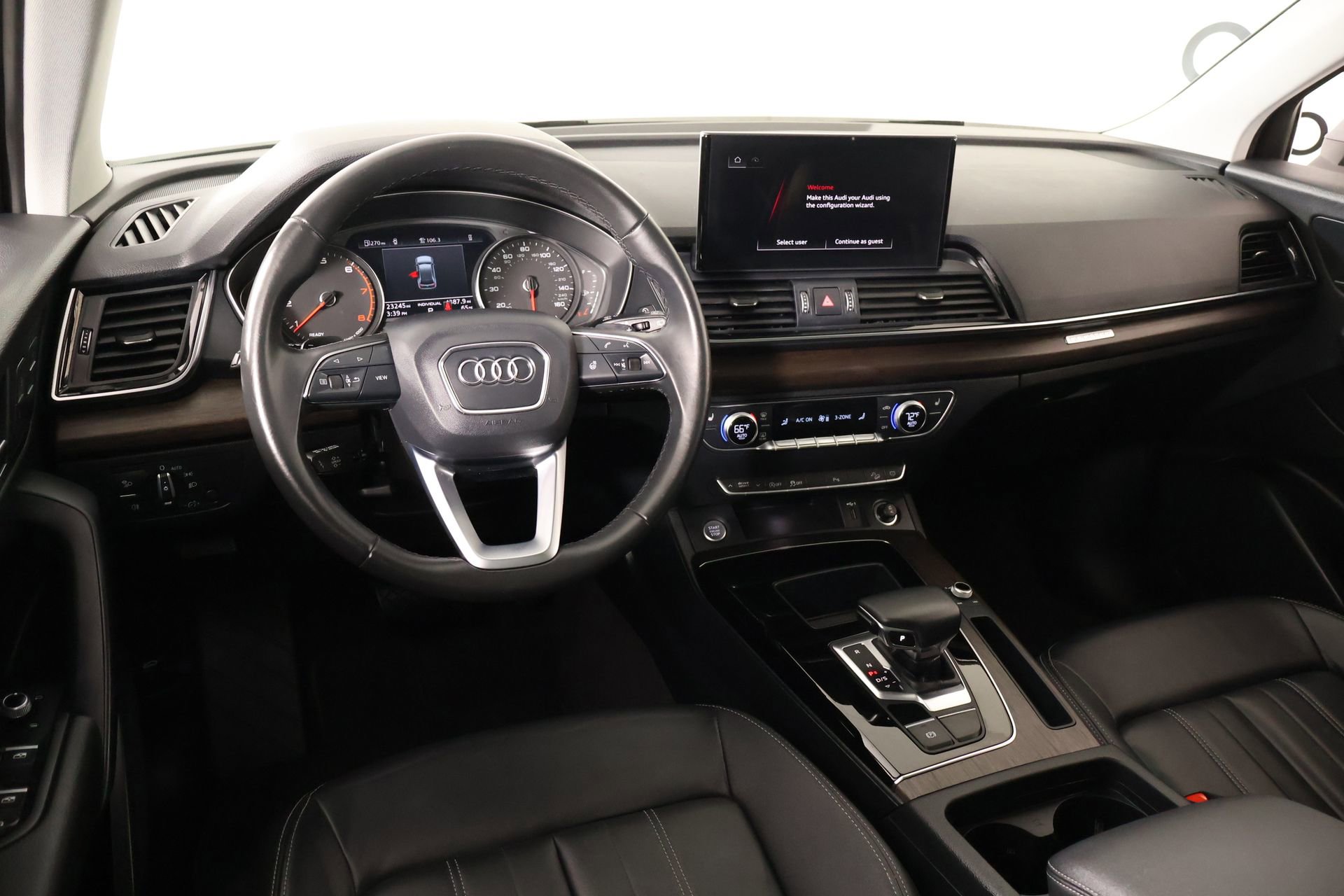 Used 2023 Audi Q5 2.0T Premium w/ Convenience Package image 2