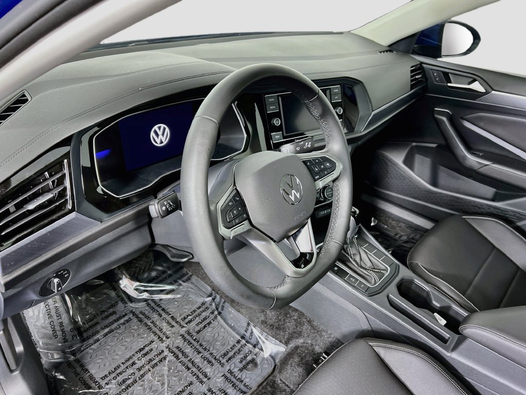 Used 2024 Volkswagen Jetta SE w/ Panoramic Sunroof Package FWD image 9