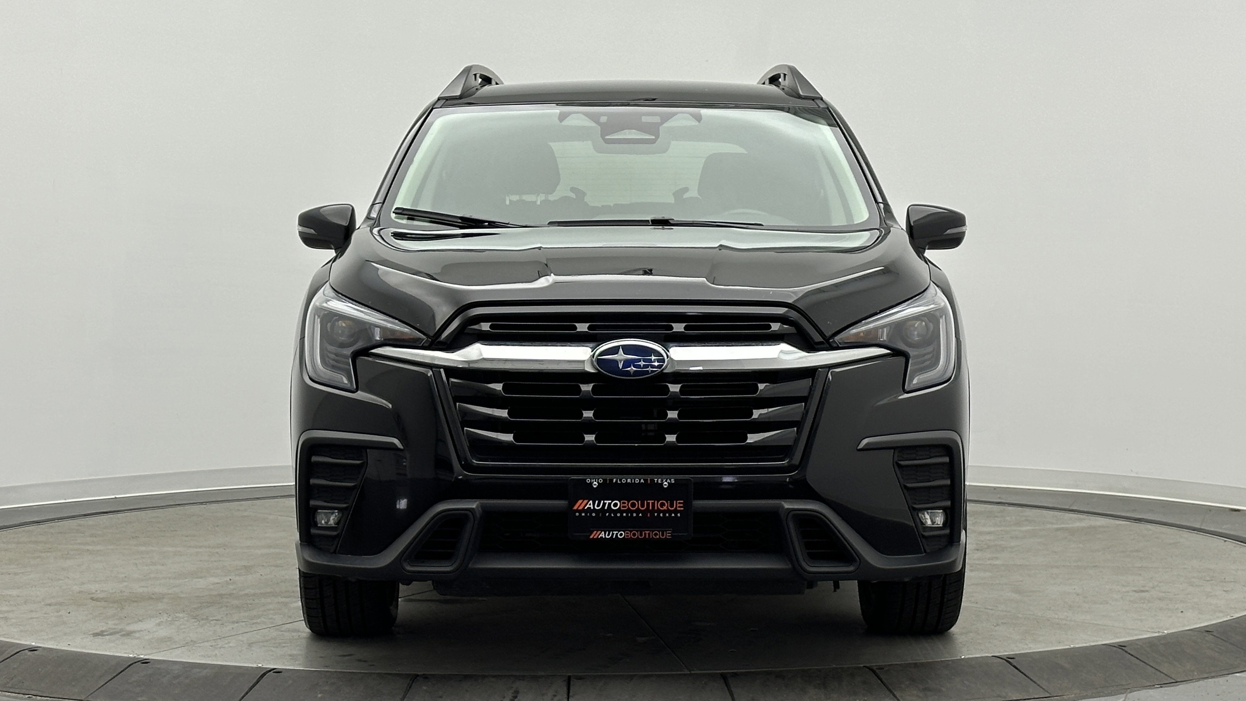 Used 2023 Subaru Ascent Limited image 2