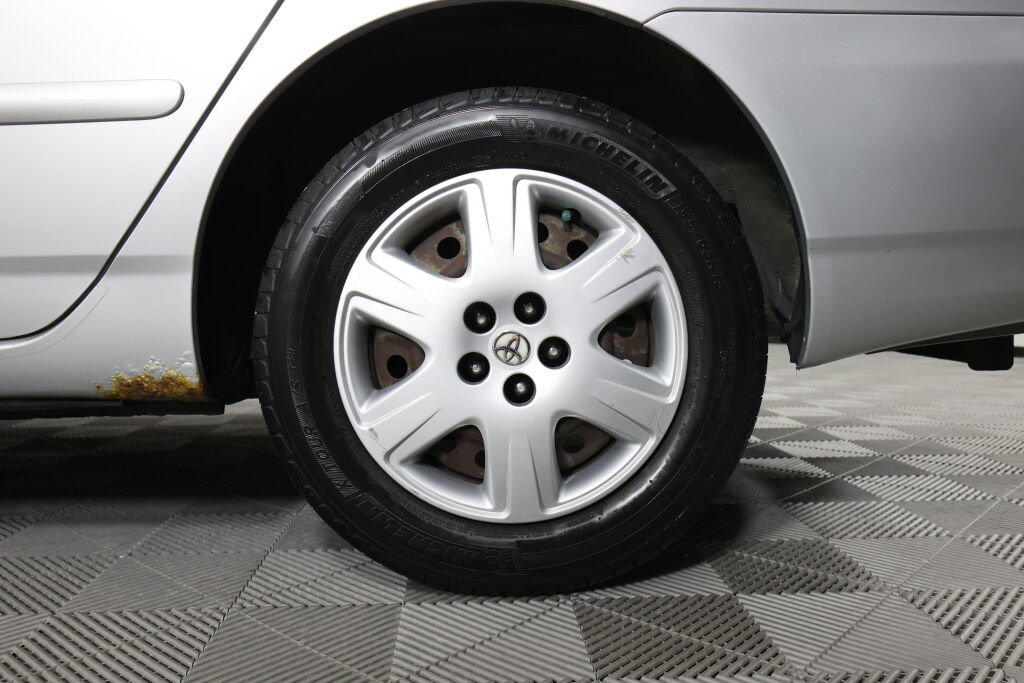 Used 2005 Toyota Corolla LE FWD image 8