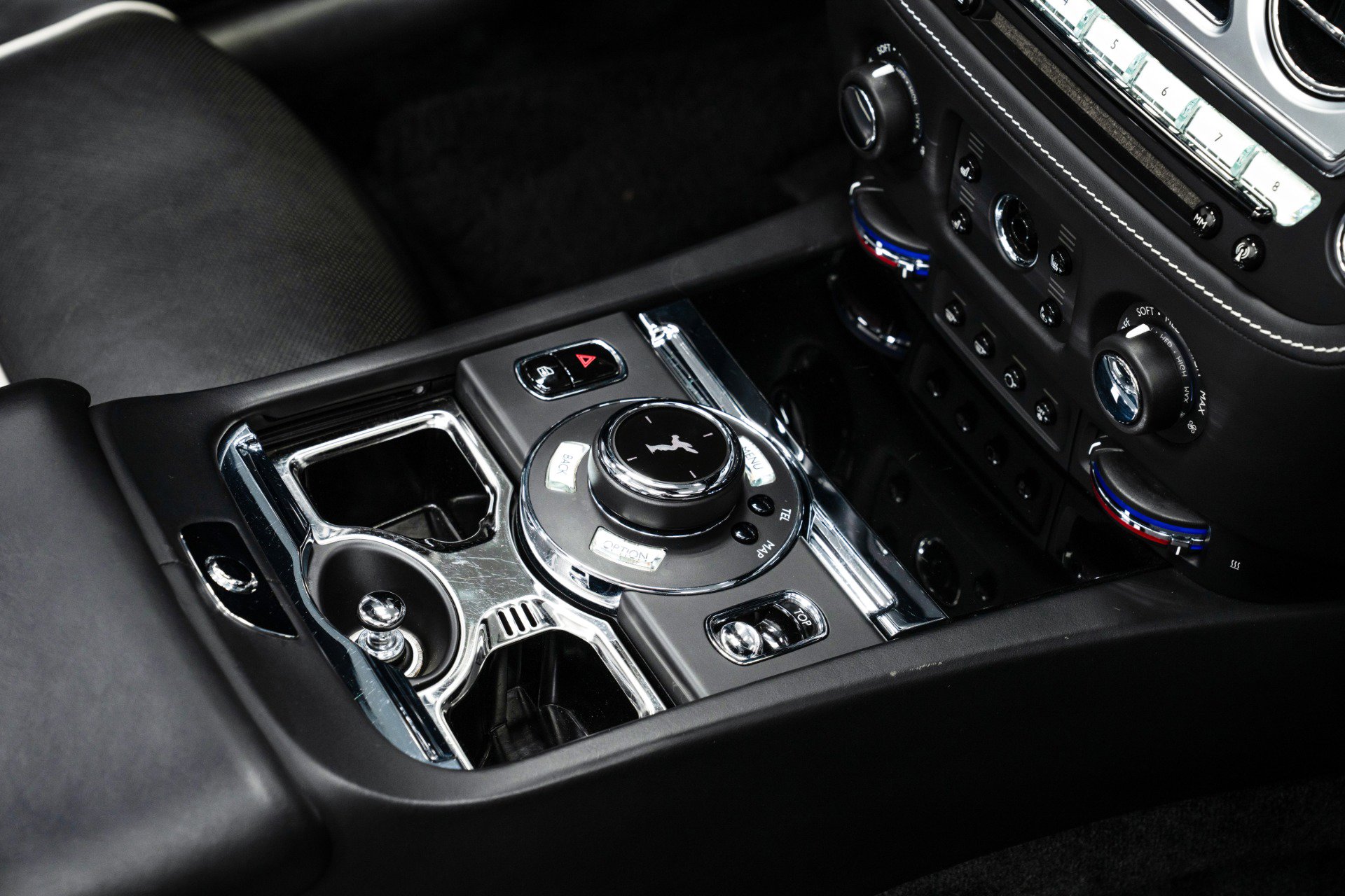 Used 2017 Rolls-Royce Dawn image 33