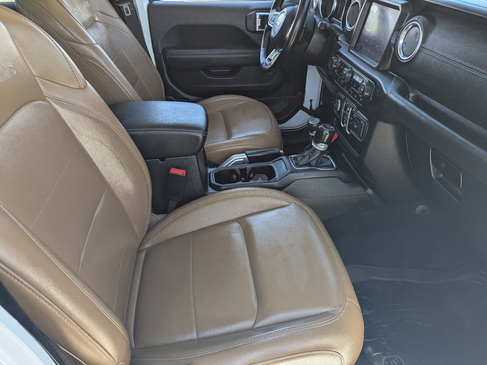 Used 2020 Jeep Gladiator Overland AWD/4WD image 11