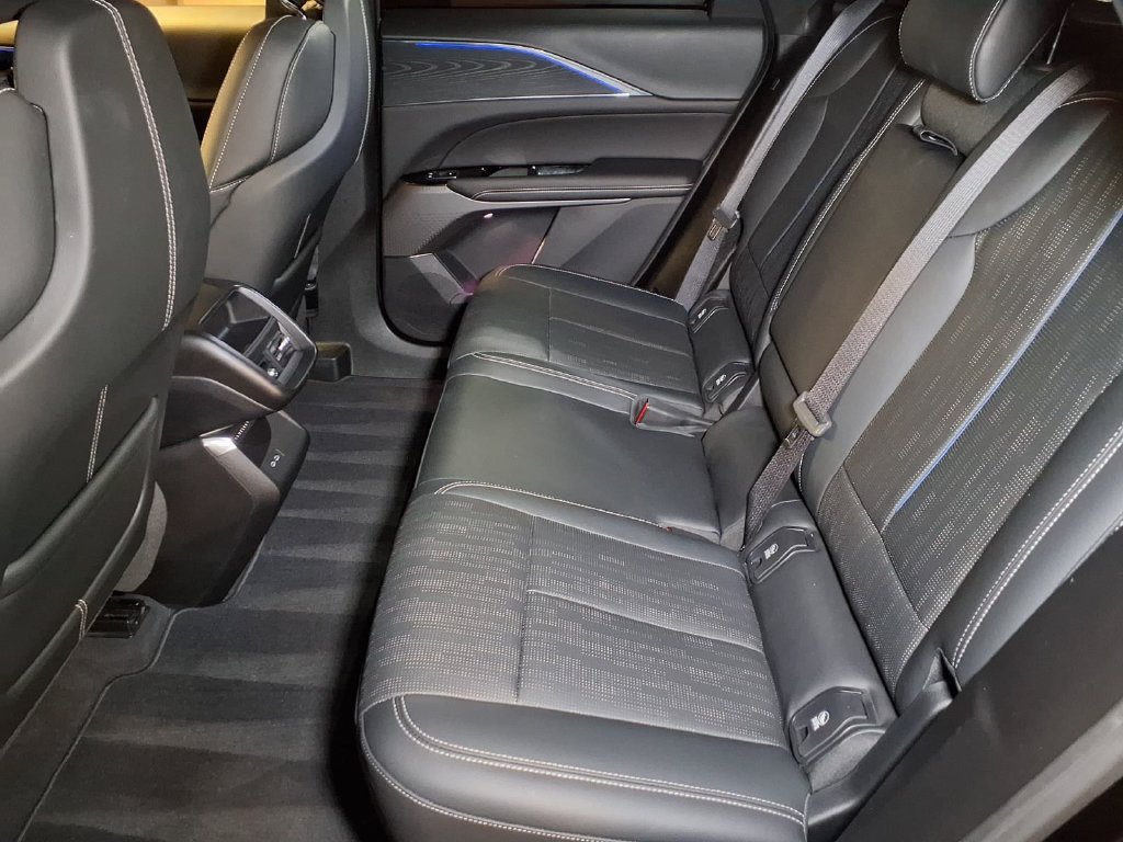 Certified 2024 Cadillac Lyriq Sport RWD image 16