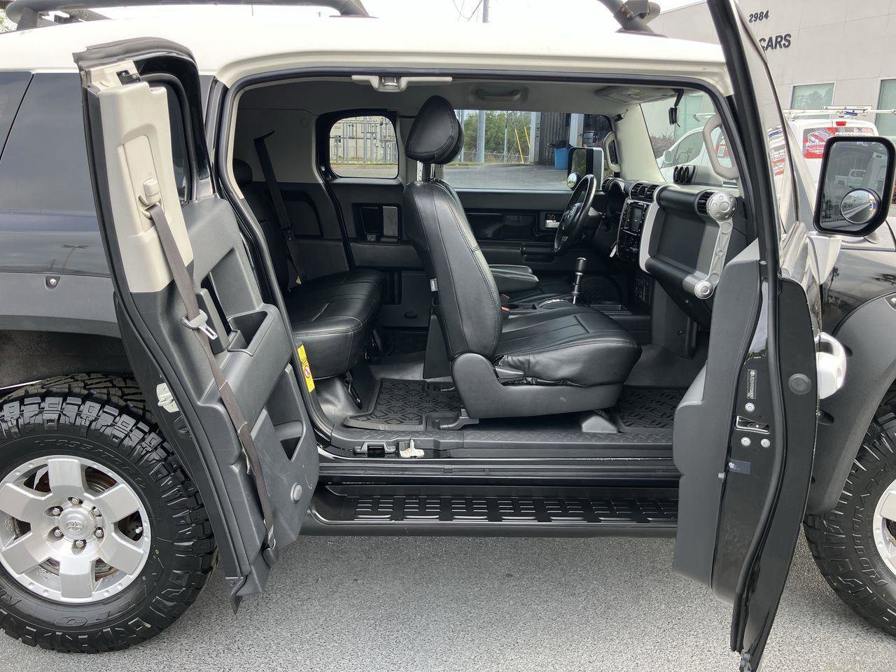 Used 2007 Toyota FJ Cruiser 2WD image 30