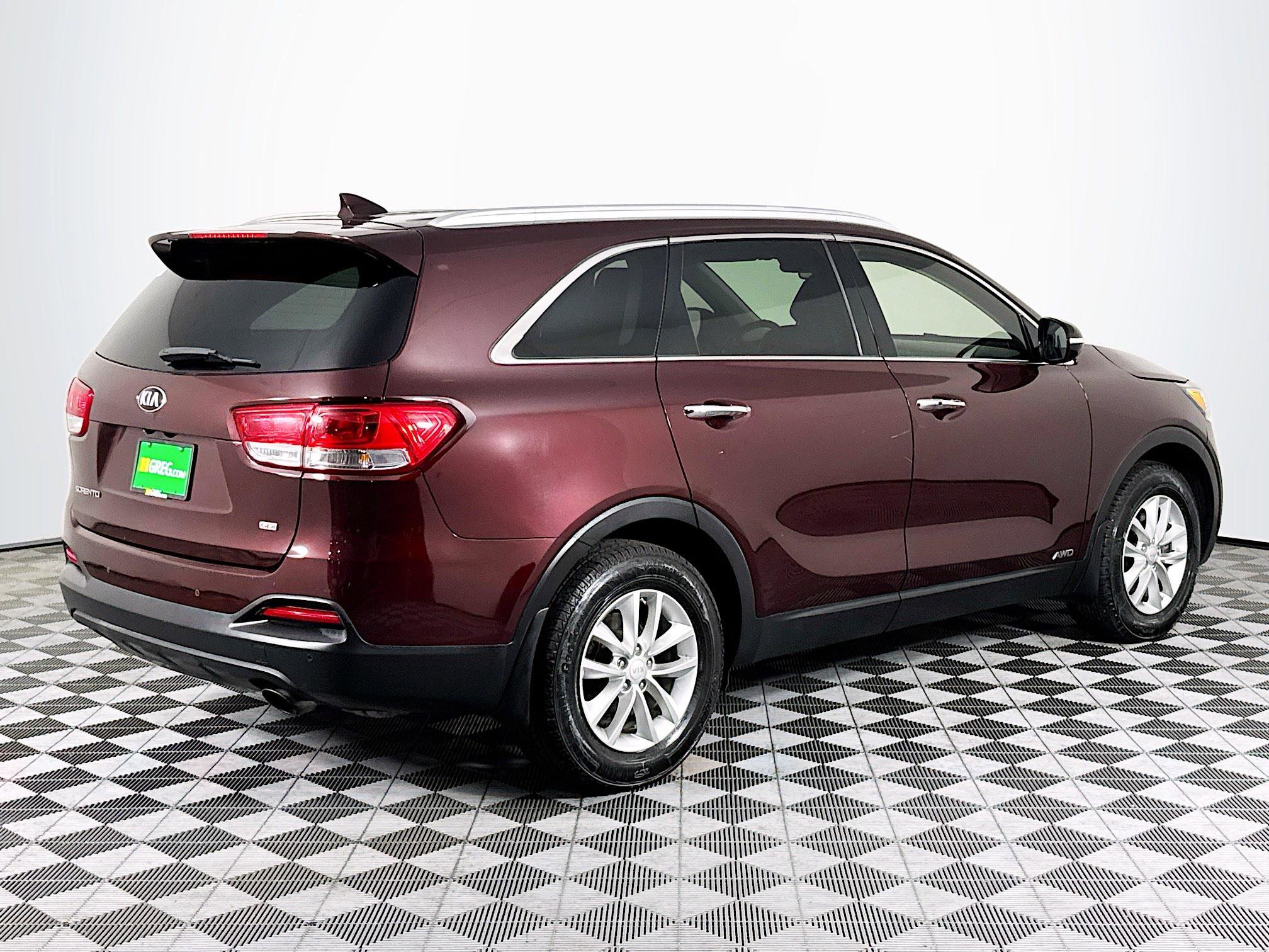 Used 2017 Kia Sorento LX w/ LX Convenience Package AWD/4WD image 10