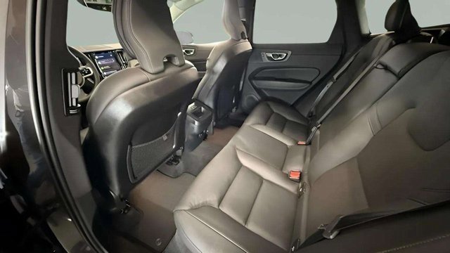 Used 2025 Volvo XC60 B5 Plus image 28