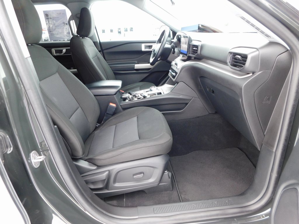 Used 2023 Ford Explorer XLT image 17
