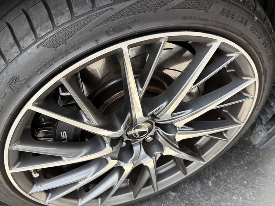 Used 2015 Lexus RC F w/ Performance Package RWD image 14