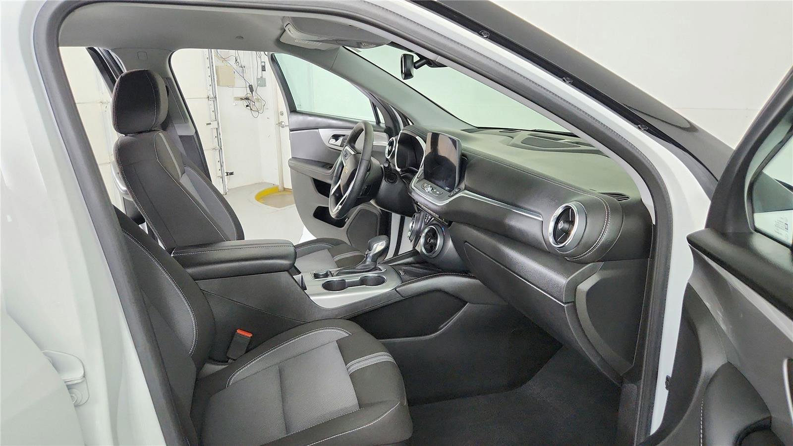 Used 2024 Chevrolet Blazer LT w/ Convenience Package image 18