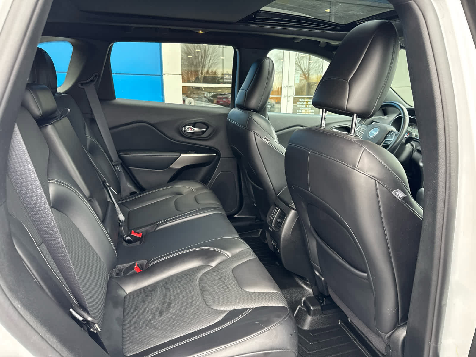 Used 2021 Jeep Cherokee Latitude Lux 80th Anniv w/ Quick Order Package 26U 80TH image 5