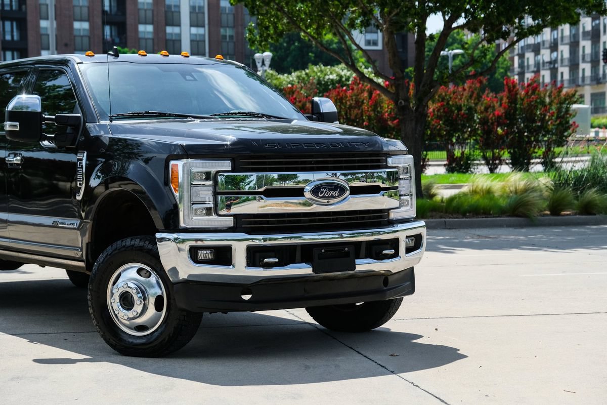 Used 2019 Ford F350 King Ranch w/ King Ranch Ultimate Package AWD/4WD image 3