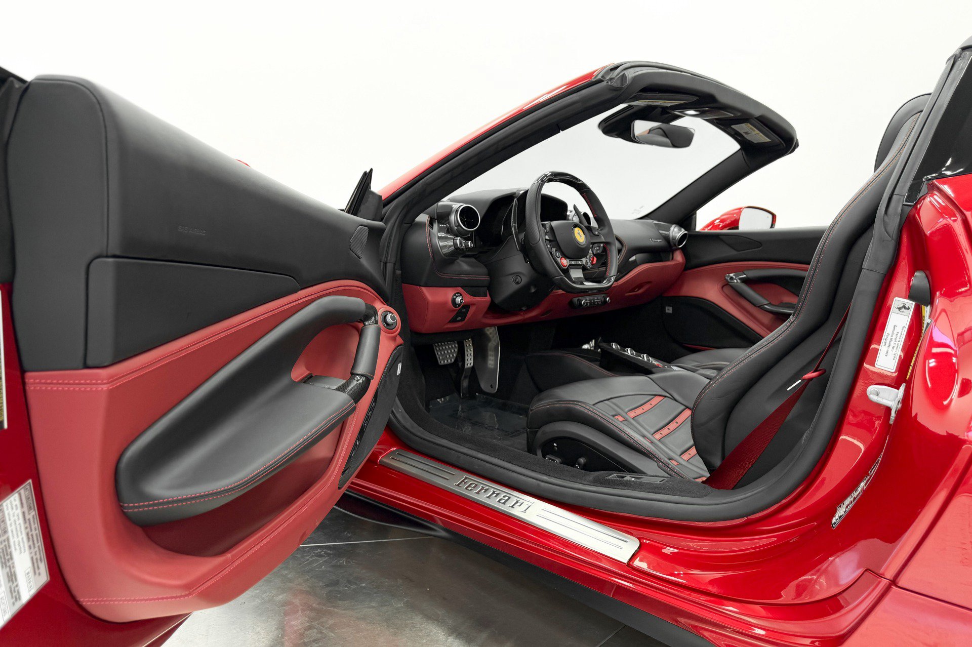 Used 2023 Ferrari F8 Tributo RWD image 29