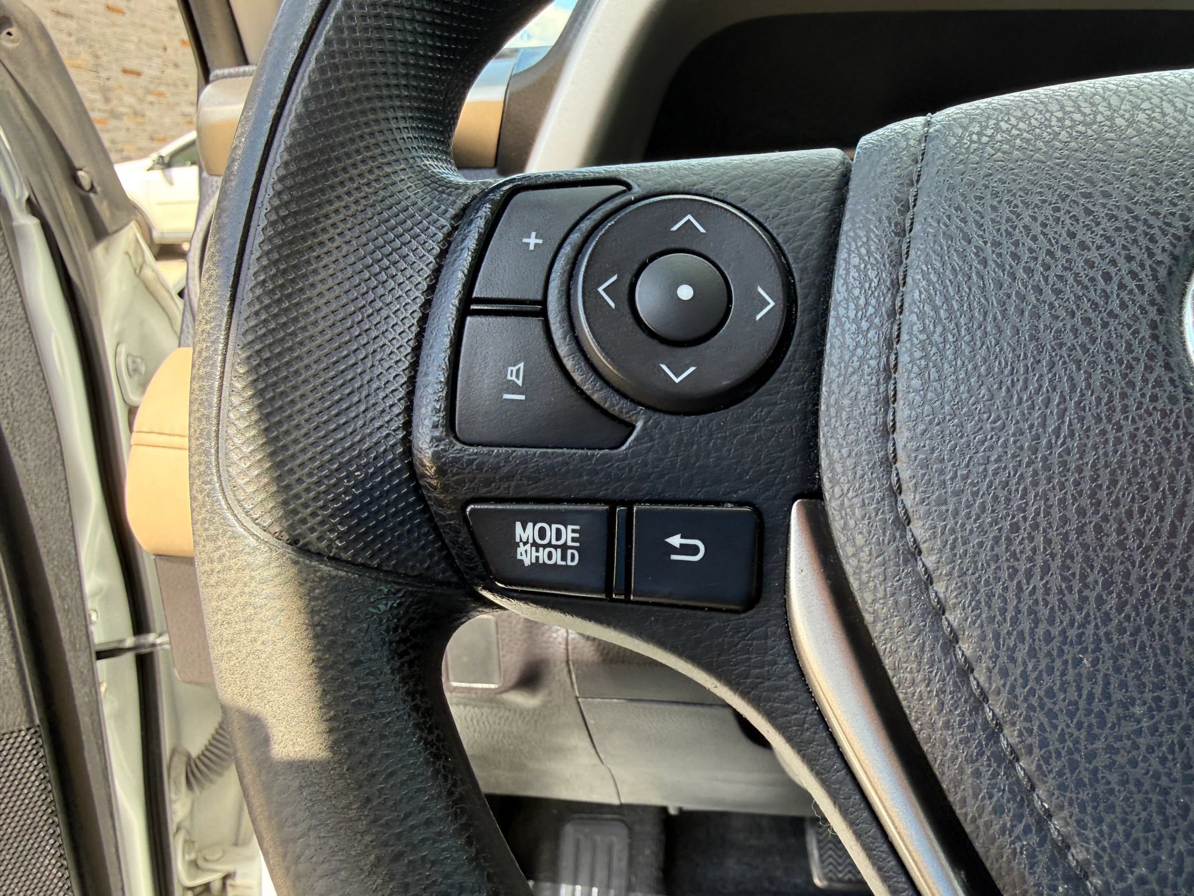 Used 2014 Toyota RAV4 XLE FWD image 21