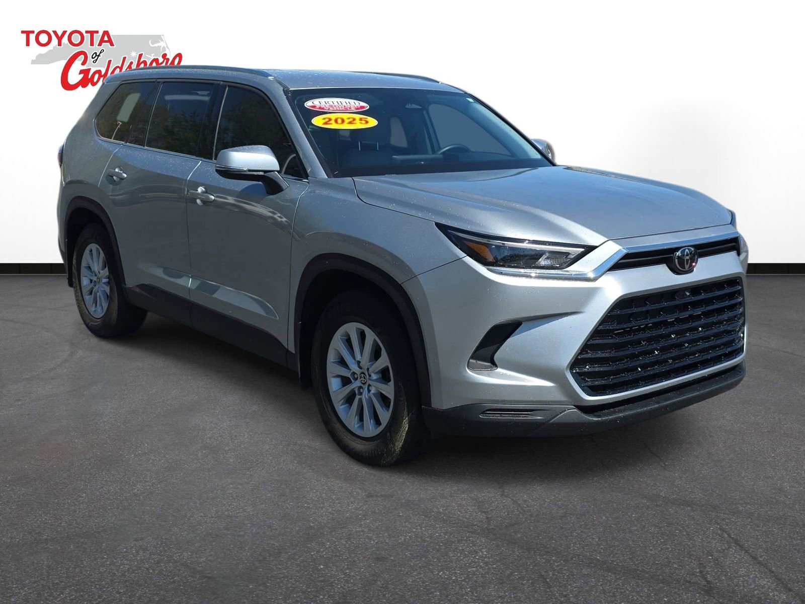 Used 2025 Toyota Grand Highlander AWD image 3