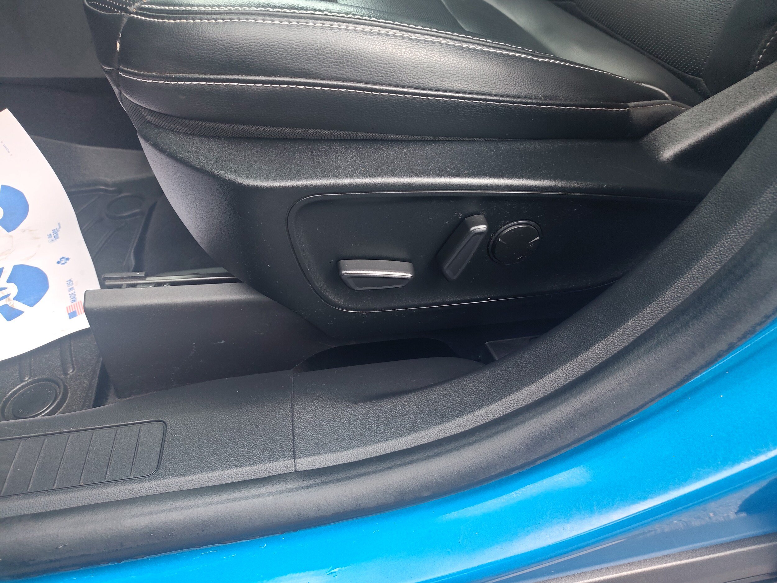Used 2020 Ford Escape SEL FWD image 9