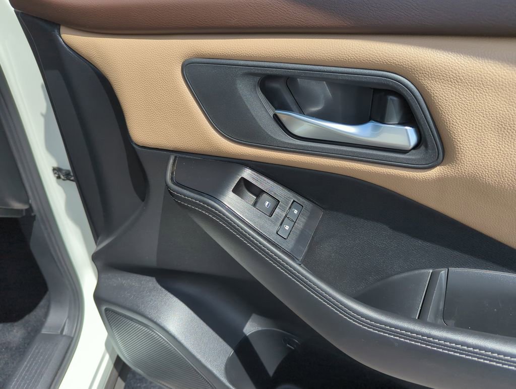 Used 2021 Nissan Rogue SV image 33