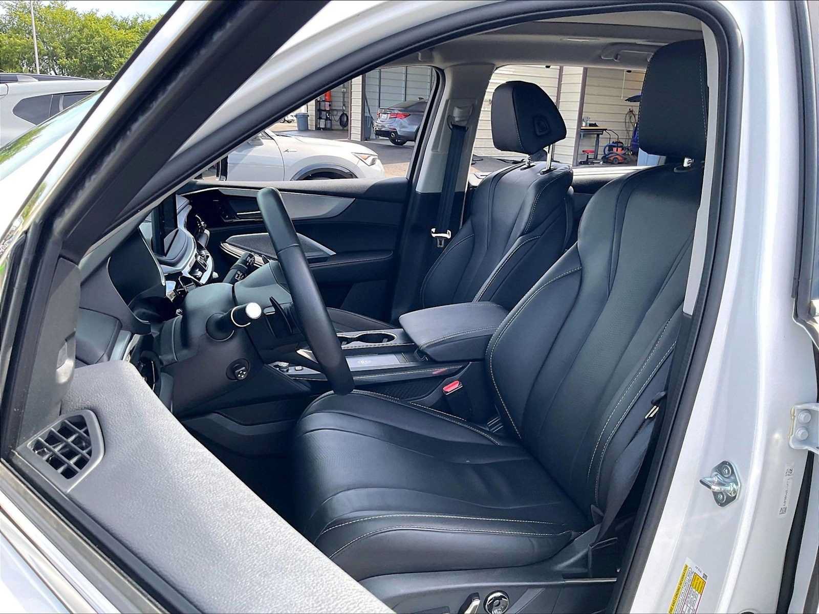 Used 2025 Acura MDX w/ Technology Package FWD image 26