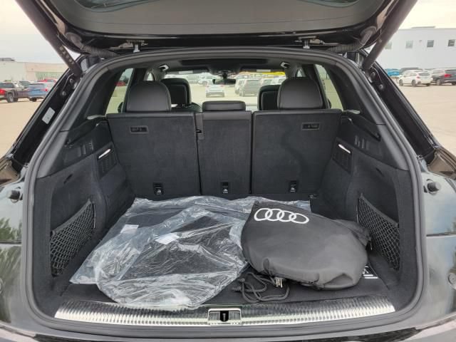 Used 2024 Audi Q5 e Prestige w/ Prestige Package AWD/4WD image 8