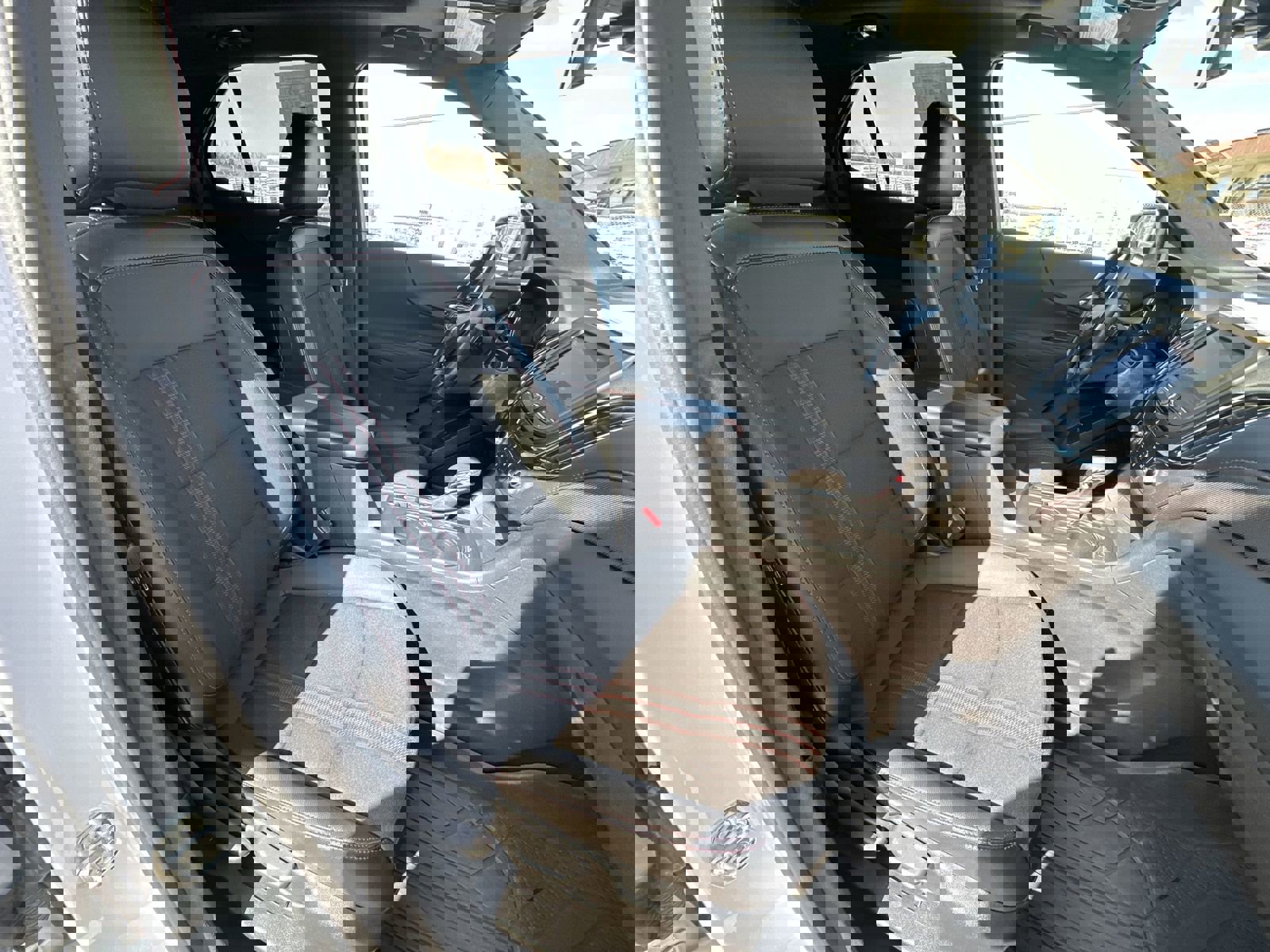 Used 2022 Chevrolet Equinox RS w/ LPO, Floor Liner Package FWD image 27