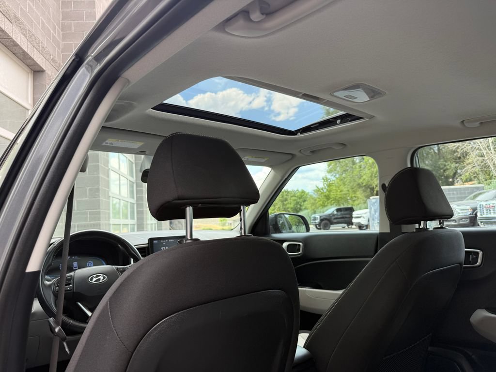 Used 2023 Hyundai Venue SEL w/ Cargo Package FWD image 34