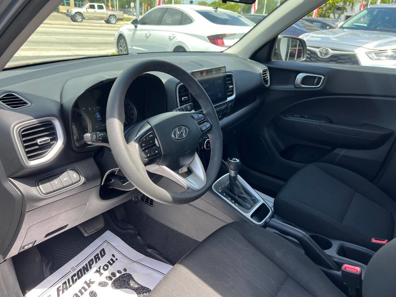 Used 2022 Hyundai Venue SE FWD image 10