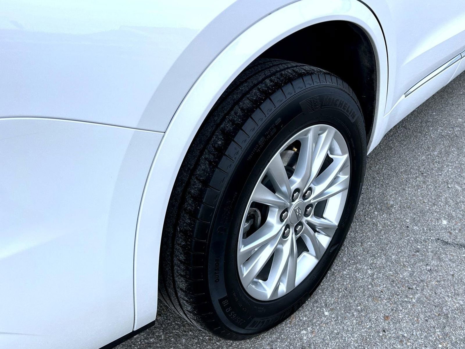 Certified 2023 Cadillac XT6 Luxury image 12