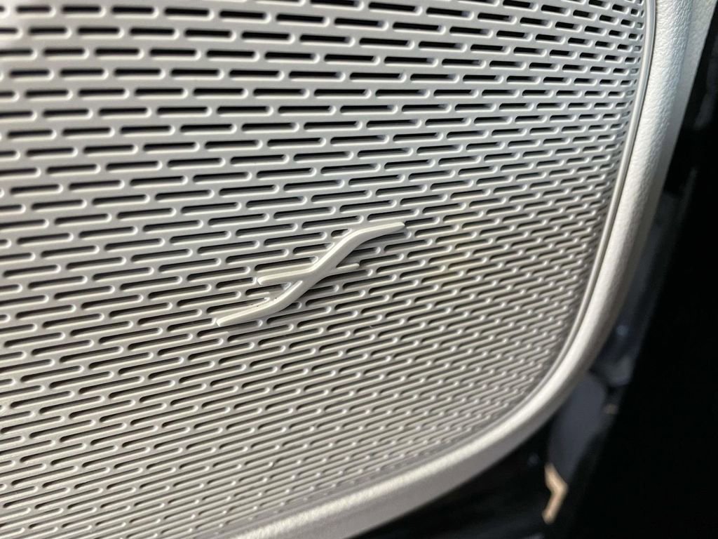 Used 2024 Mercedes-Benz GLB 250 4MATIC image 35