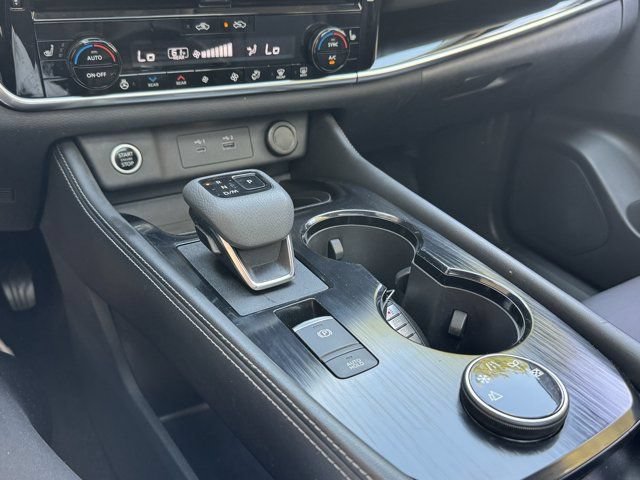 Used 2023 Nissan Rogue SV w/ SV Premium Package AWD/4WD image 35