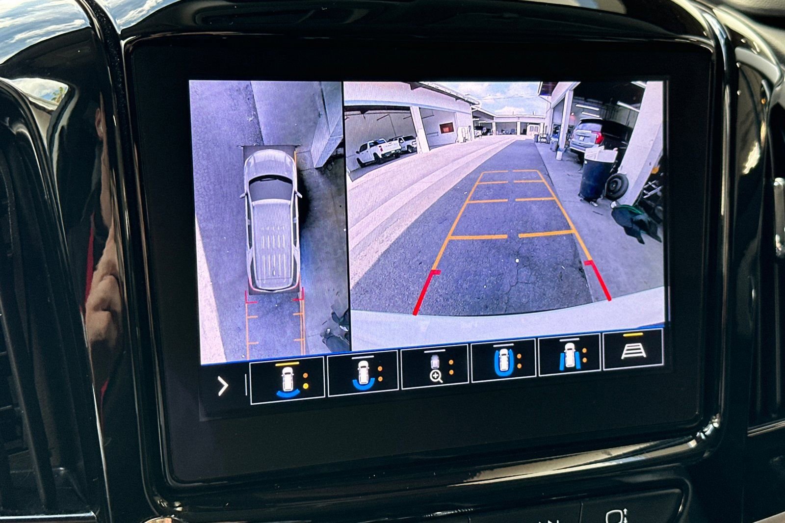 Certified 2020 Chevrolet Traverse RS image 28