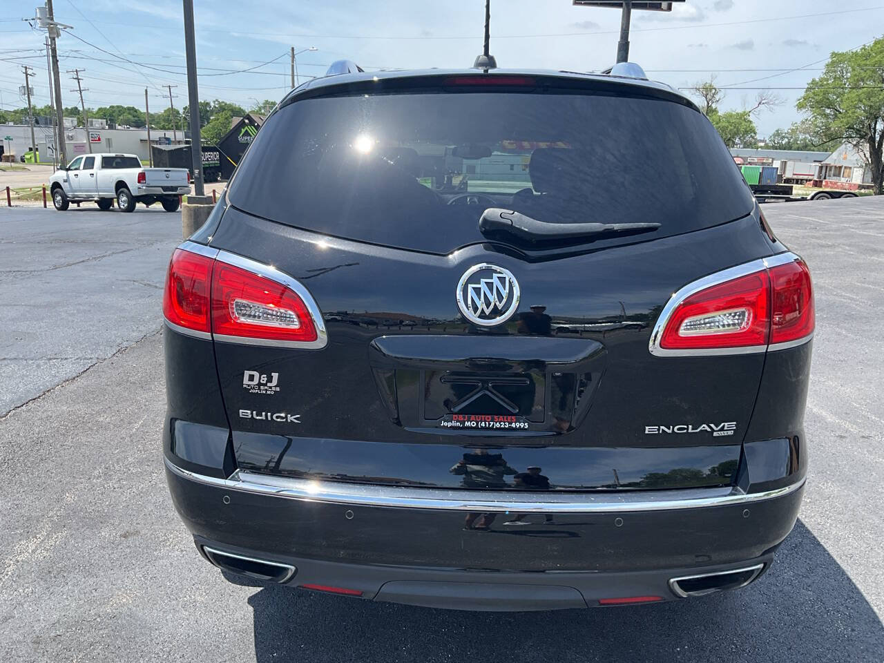 Used 2017 Buick Enclave Leather AWD/4WD image 4