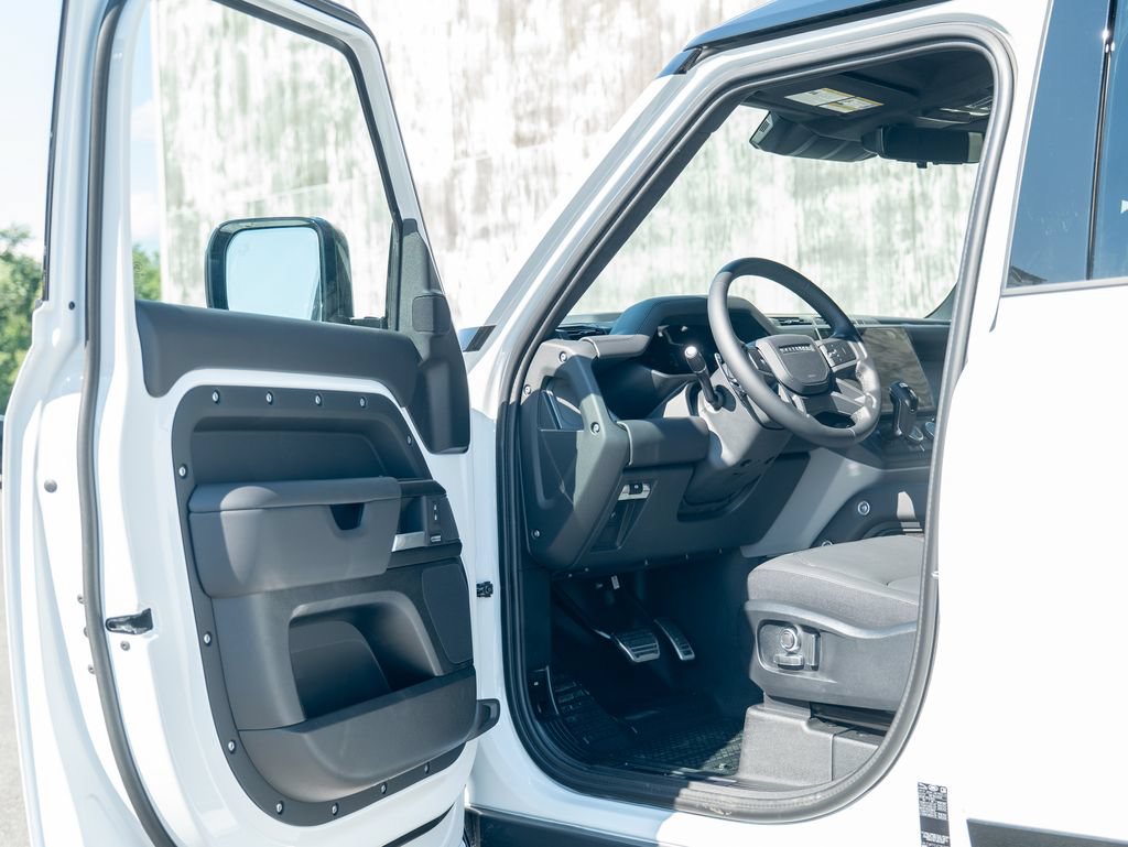New 2026 Land Rover Defender 130 V8 AWD/4WD image 10