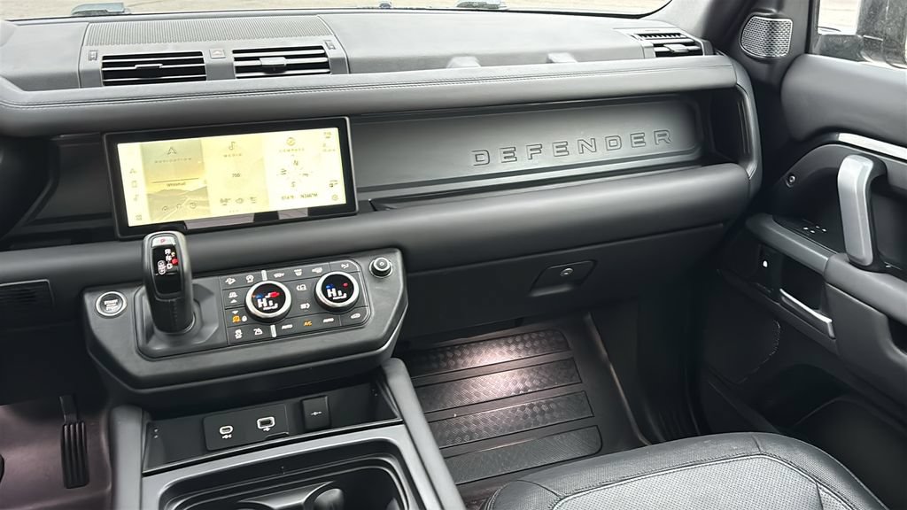 Used 2024 Land Rover Defender 110 X-Dynamic SE AWD/4WD image 8