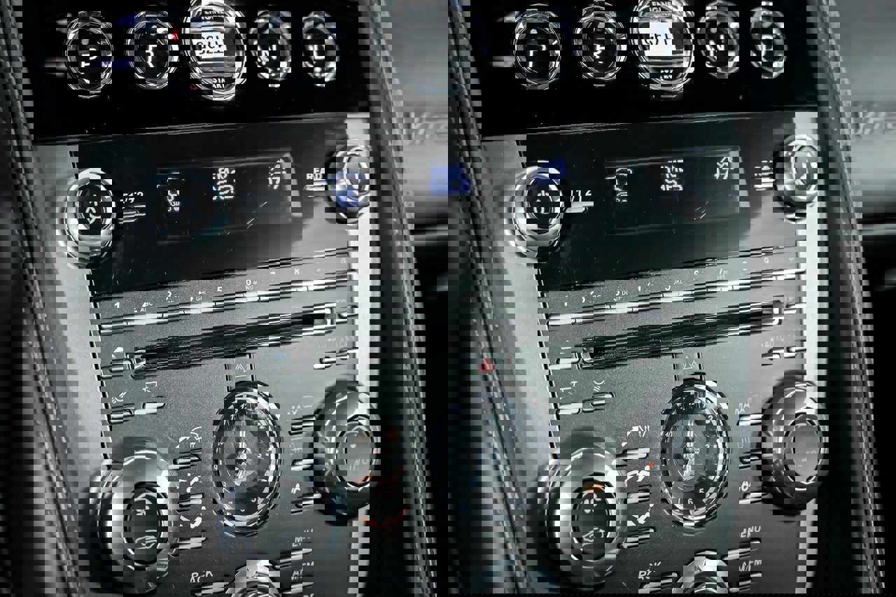 Used 2012 Aston Martin Virage Volante image 36